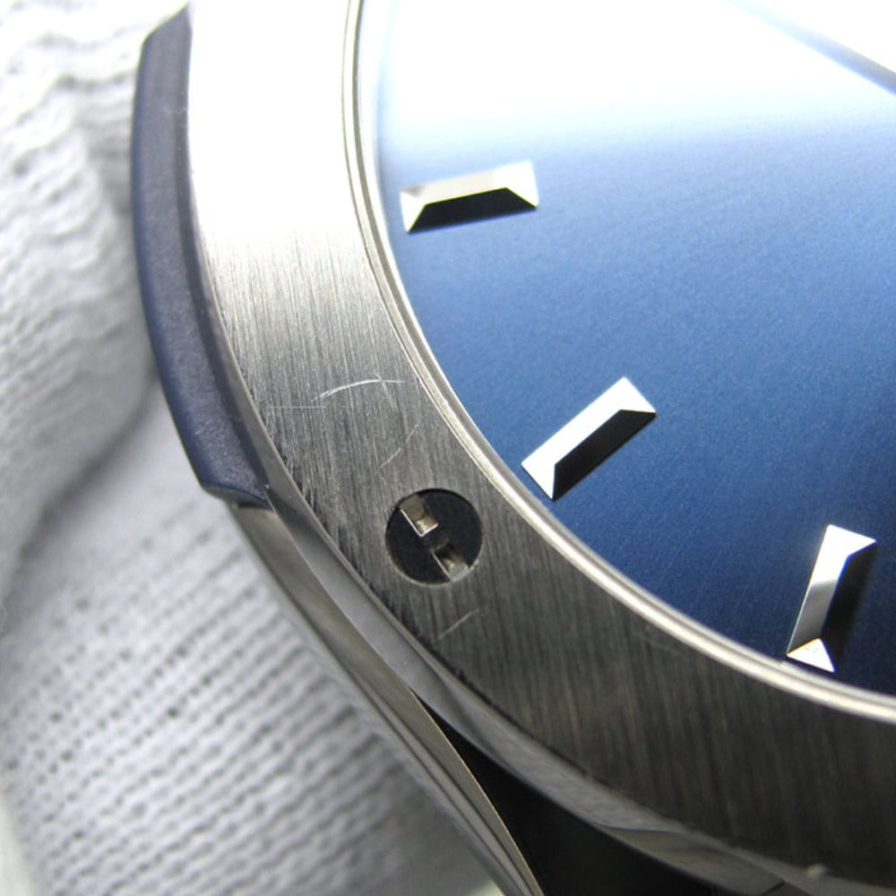 HUBLOT ウブロ 腕時計 クラシックフュージョン チタニウム 511.NX.7170.LR ブルー 自動巻き