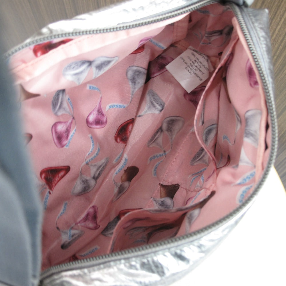 LeSportsac レスポートサック ショルダーバッグ 斜め掛け シルバー 内側柄 ナイロン レディース