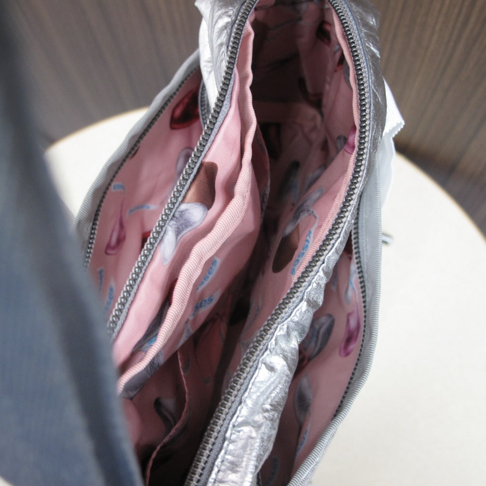 LeSportsac レスポートサック ショルダーバッグ 斜め掛け シルバー 内側柄 ナイロン レディース