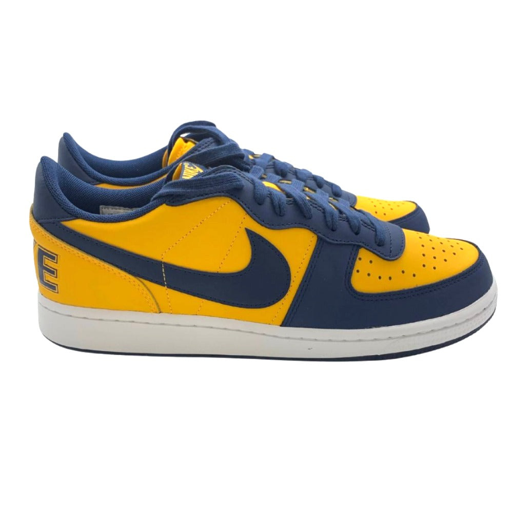 スニーカー ナイキ NIKE