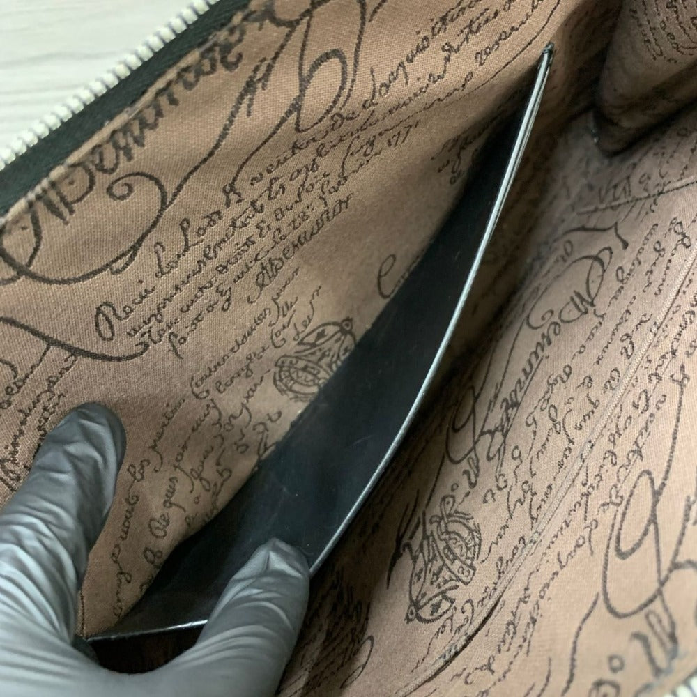 Berluti ベルルッティ クラッチバッグ スクリットレザー クラッチ シンプル ブラック レザー コンパクト メンズ