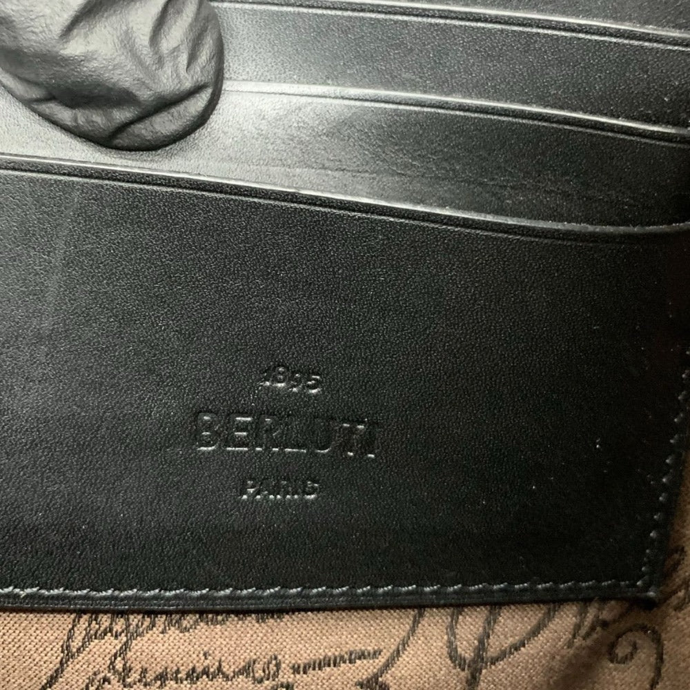 Berluti ベルルッティ クラッチバッグ スクリットレザー クラッチ シンプル ブラック レザー コンパクト メンズ