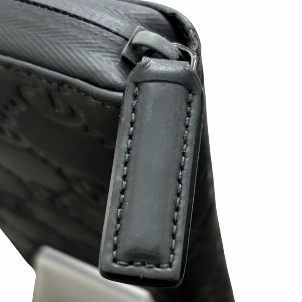 グッチ 771421 GGラバーエフェクト シグネチャー レザー ブラック 黒 エンボス 型押し シンプル メンズ GUCCI 長財布 ジッピーウォレット