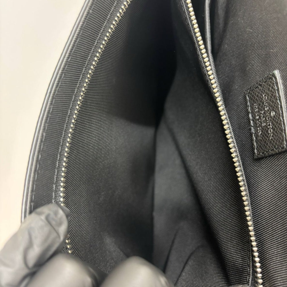 ルイヴィトン タイガ ロマンPM アルドワーズ M30619 ブラック レザー シルバー金具 斜め掛け シンプル メンズ LOUIS VUITTON