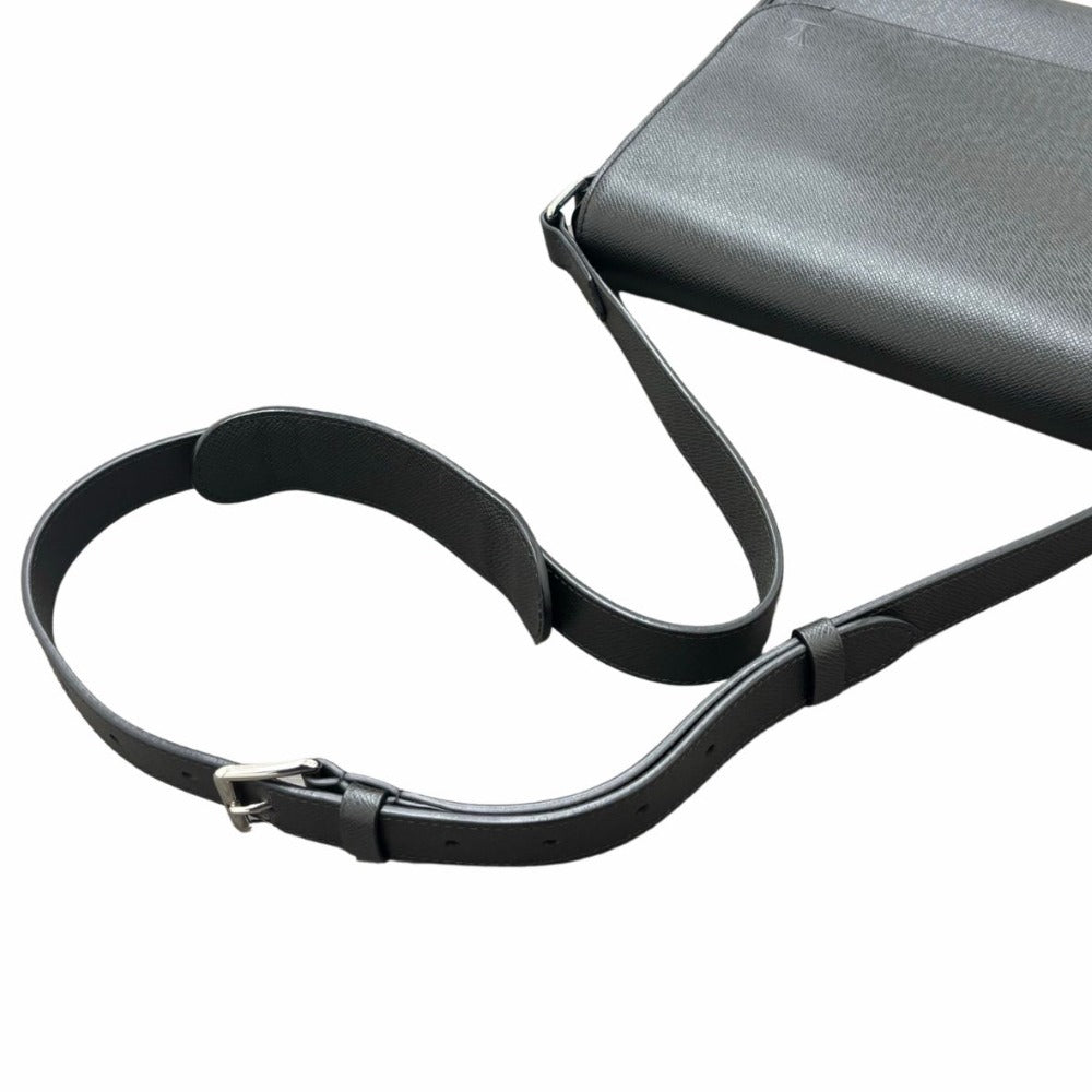 ルイヴィトン タイガ ロマンPM アルドワーズ M30619 ブラック レザー シルバー金具 斜め掛け シンプル メンズ LOUIS VUITTON