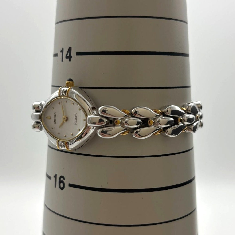 セイコー エクセリーヌ 1F20-6B60 白蝶貝文字盤 クオーツ 2Pダイヤ ステンレス 稼働品 レディース SEIKO EXCELINE 腕時計