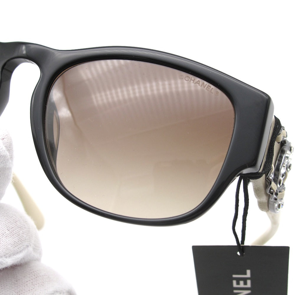 CHANEL シャネル サングラス 5454-Q-A ココマーク レザー ラインストーン 55 18 140 ブラック アイボリー ケース付き 眼鏡 アイウェア 未使用品