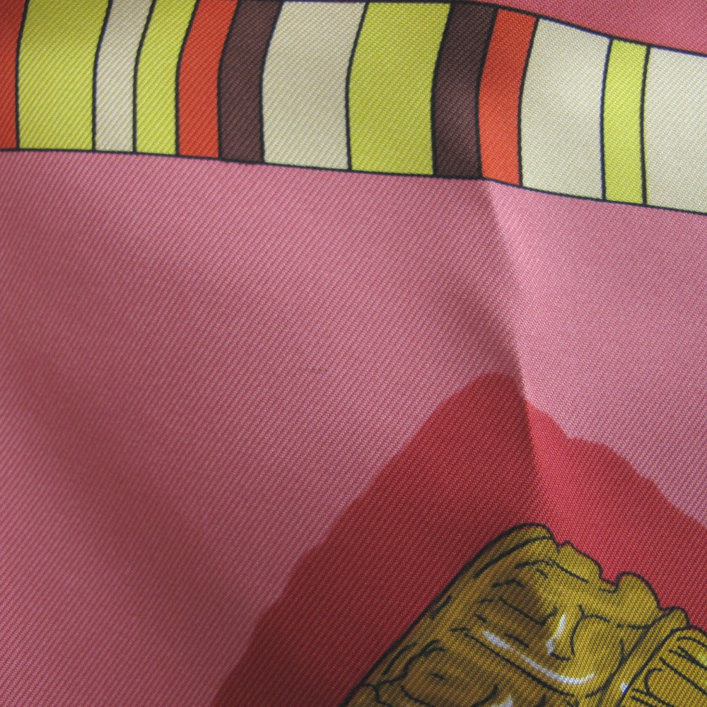 HERMES エルメス カレ90 PRIERES AU VENT 風の中の祈り シルクスカーフ ピンク レッド ブルー 寺院 民族 レディース 美品